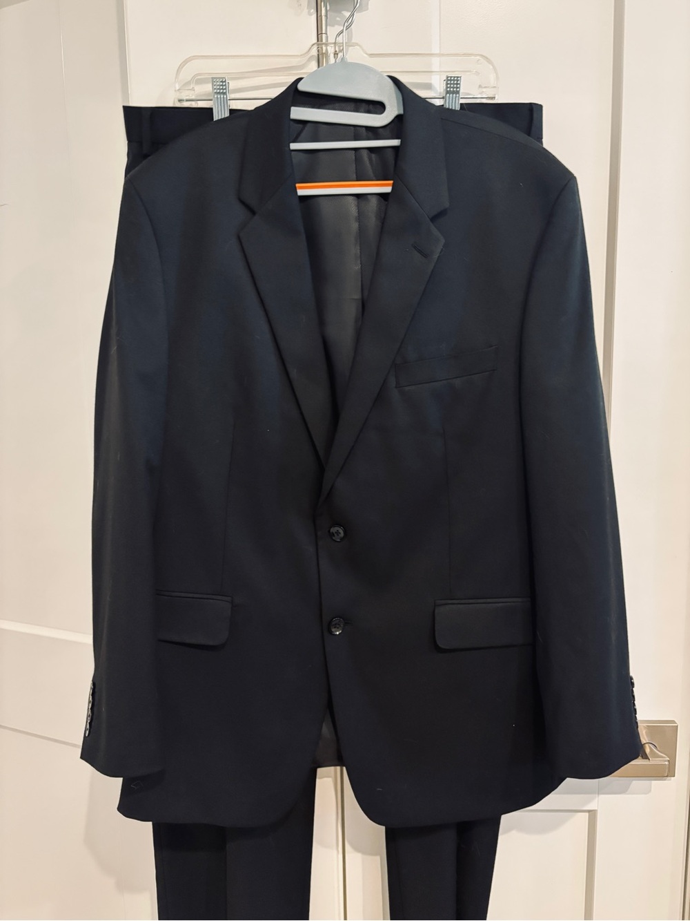 Alfani Black Men's Two-Button Suit Jacket and Flat Front Pants. Size 44R 36 x 32